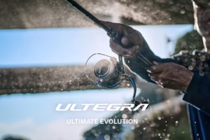 Ultegra is positioned as the entry model in the Core Solid series. Despite its affordable price range, it is equipped with a full range of specifications, such as smooth winding comfort thanks to the Micro Module Gear II and a highly durable drive gear made of HAGANE gear x Infinity Cross. The high rigidity rotor of the Core Solid series can handle lures with strong pulling resistance. In addition, it pursues high basic performance such as a long stroke spool that produces constant casting distance and durability due to the ironclad waterproof mechanism and X-Protect. The evolved "rotation performance" and "durability" support a satisfying game.